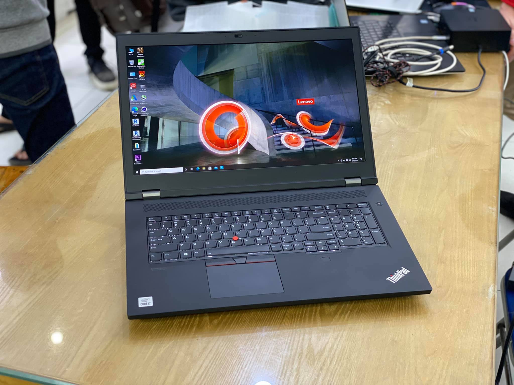 Laptop Lenovo ThinkPad P17.jpg